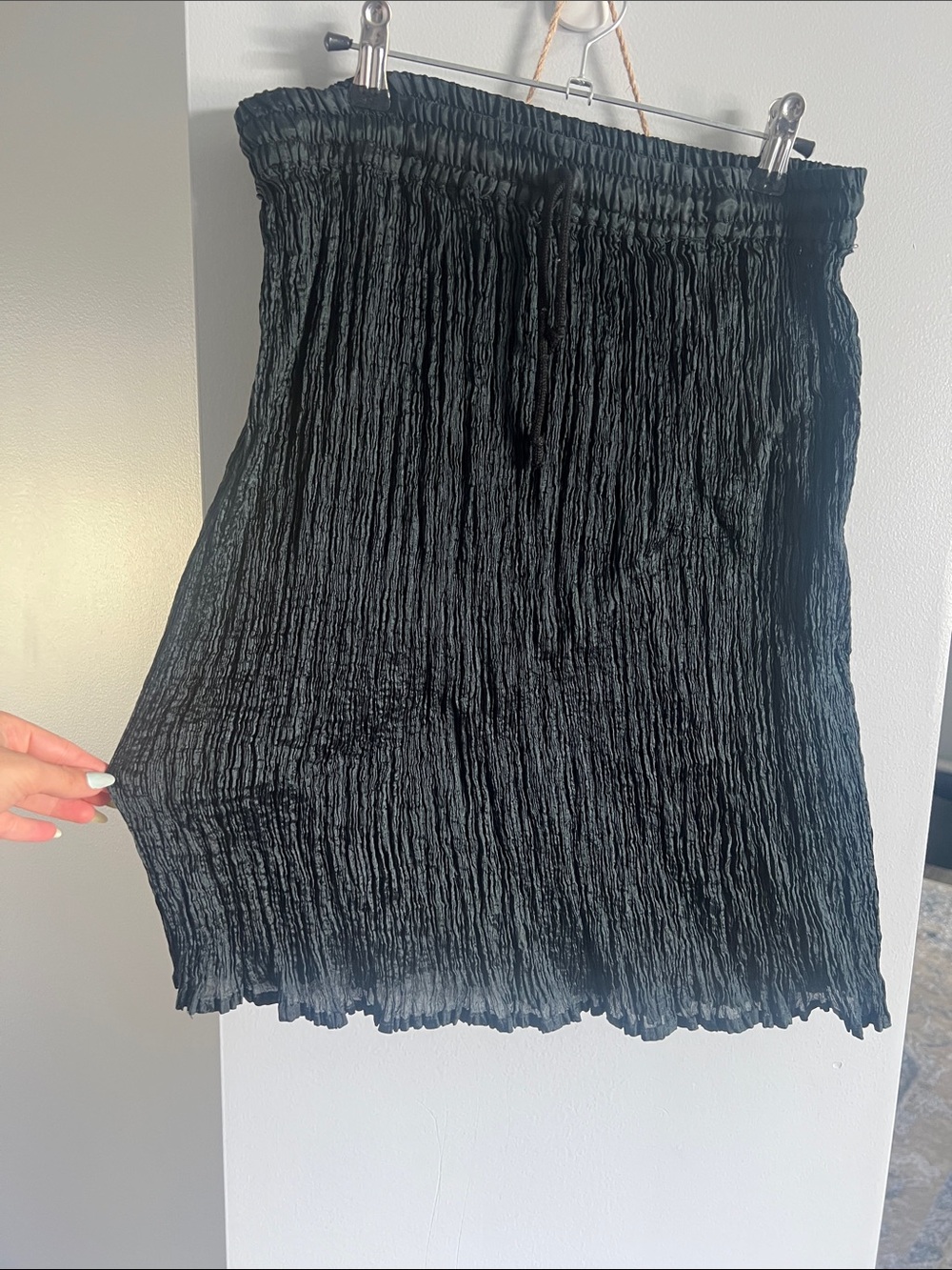 Black Crinkle Midi Skirt - Classic Women's Skirt